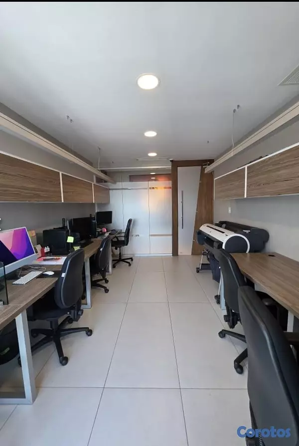 oficinas y locales comerciales - Oficina alquiler amueblada Torre Forum El Millon Santo Domingo 2