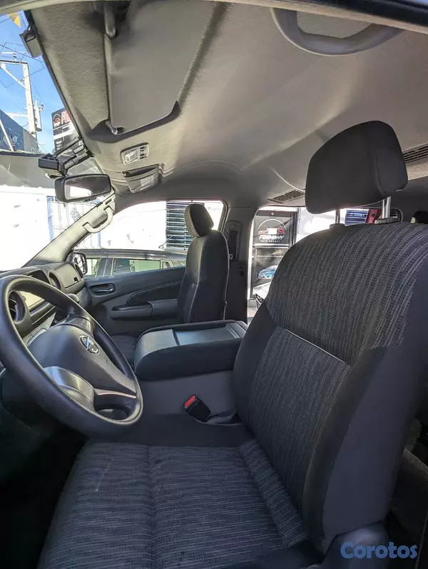 jeepetas y camionetas - NISSAN NV350 PRIMIUM 7