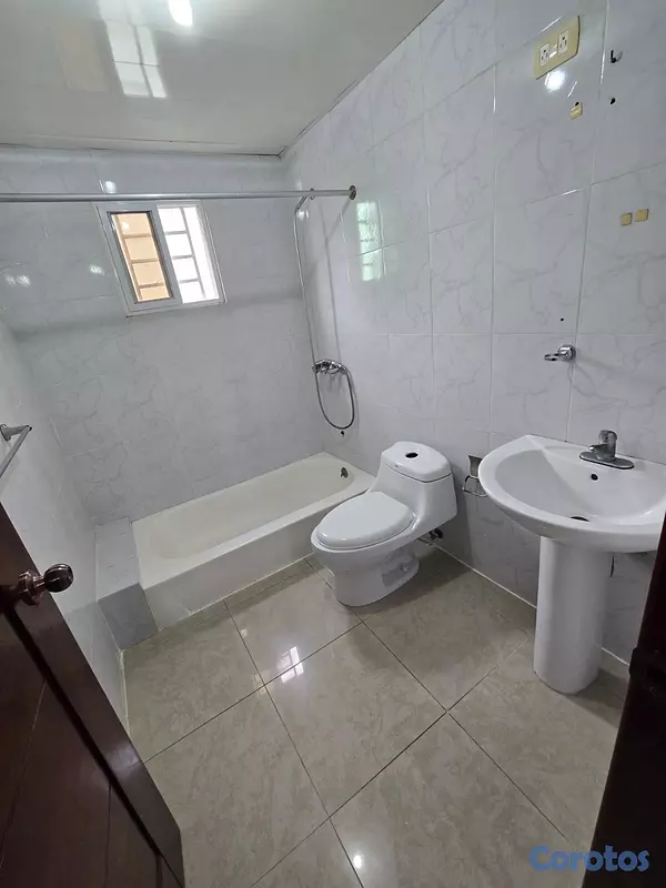 apartamentos - Oportunidad en Evaristo Morales de 3 habitaciones 2.5 baños  2 parqueo ascensor  12