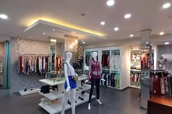 oficinas y locales comerciales - Alquiler Local Comercial Ubicado en la Plaza Bella Vista Mall, Santo Domingo 4