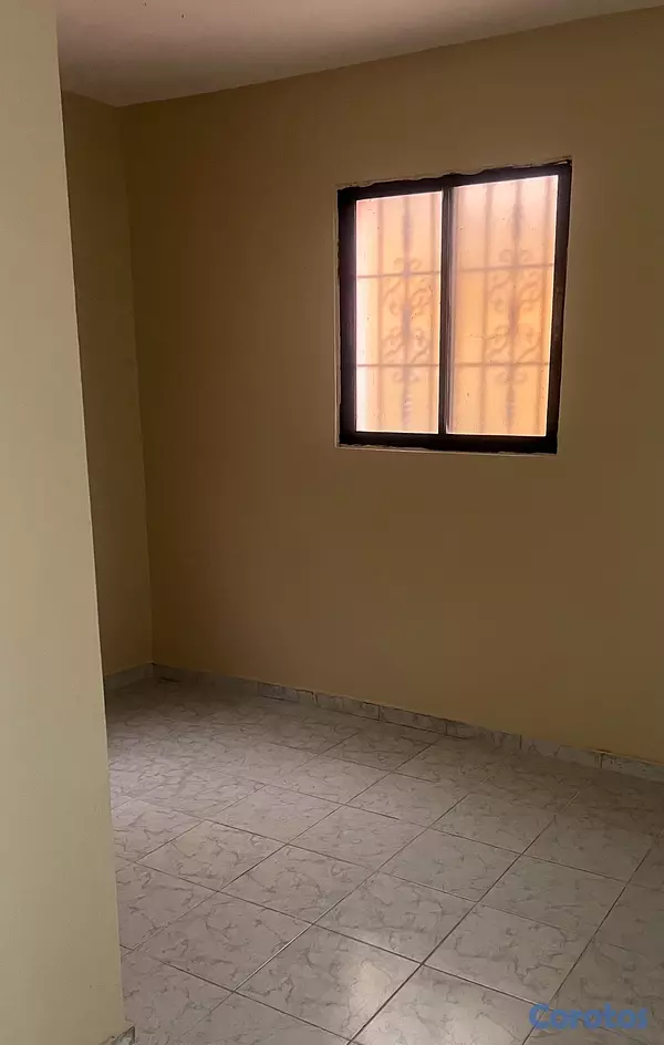 casas - Se alquila una casa sin marquesina. 6