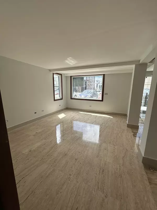 oficinas y locales comerciales - Local comercial en alquiler en Piantini 9