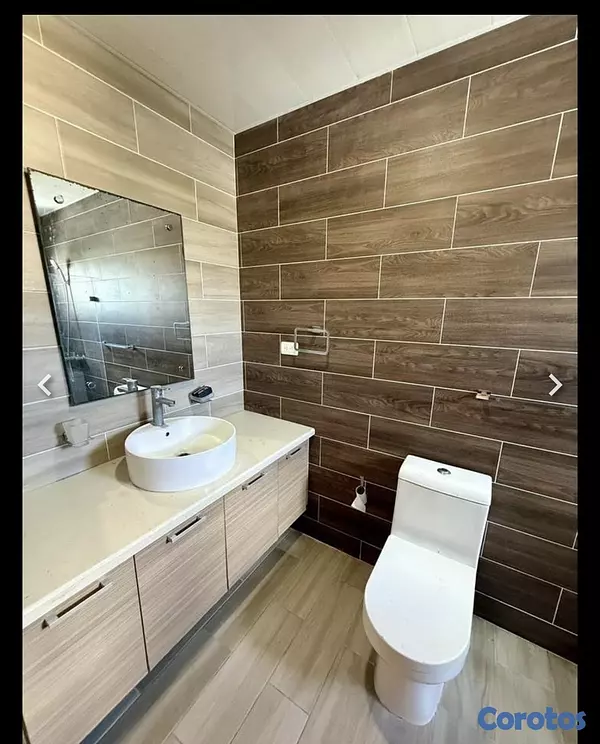 apartamentos - APARTAMENTO AMUEBLADO 
US$ 2,300 3 Habitaciones exclusivo sector de La Julia. 6