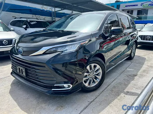 jeepetas y camionetas - Toyota Sienna LE 2022 1