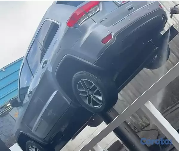 jeepetas y camionetas - Vendo Jeep Grand Cherokee 2018 Gris 5