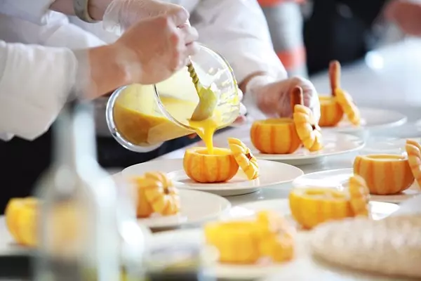 empleos disponibles - AYUDANTE DE COCINA 
