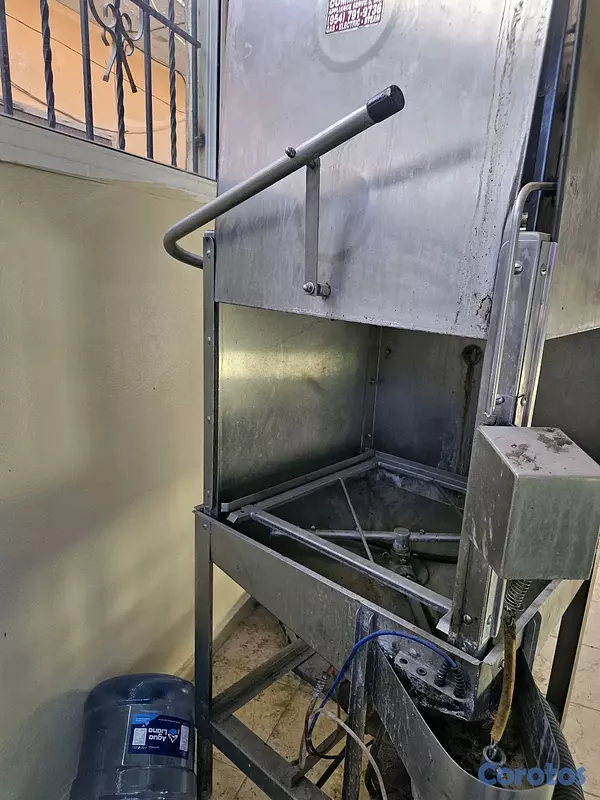 equipos profesionales - Lavavajillas industrial en acero inoxidable  6