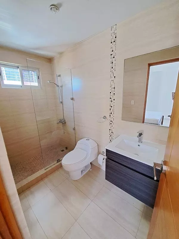 apartamentos - Apartamento en Venta con Línea Blanca
SERRALLÉS
USD 185,000.00
 5