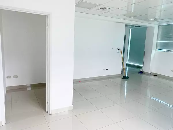 oficinas y locales comerciales - Local corporativo en los Prados 3