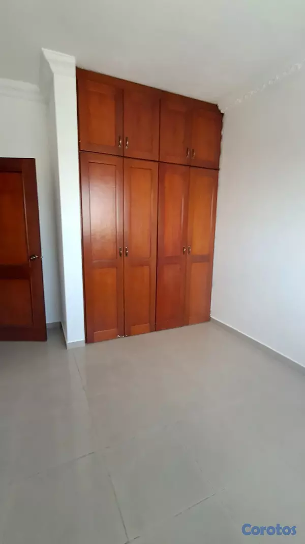 apartamentos - Vendo apt en Evaristo Morales de 3 hab y 3 parqueo 2