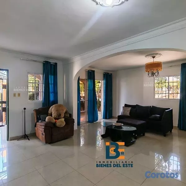 casas - Se RENTA amplia CASA de Tres habitaciones con pati 4