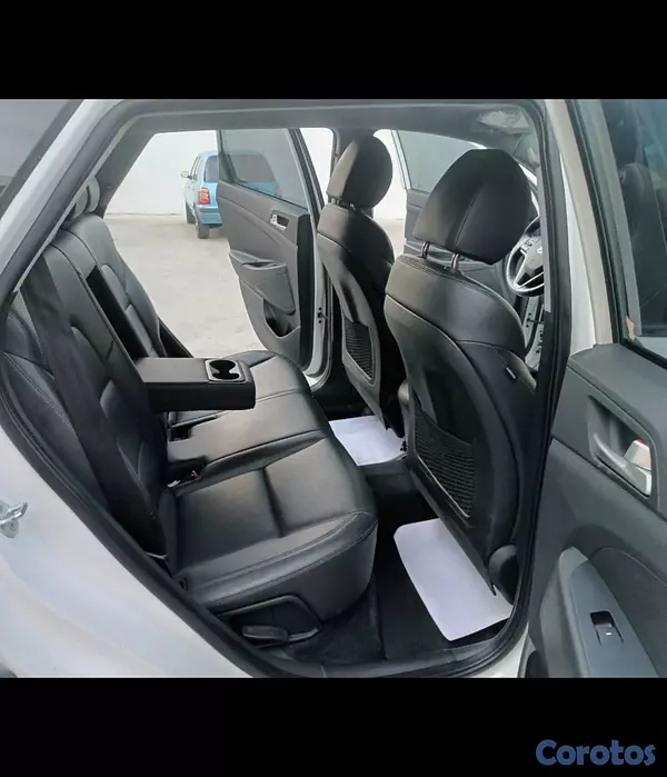 jeepetas y camionetas - HYUNDAI TUCSON 2020 BLANCO DIESEL 8