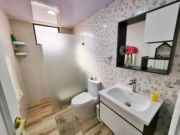 apartamentos - Apartamento en Naco, Con terraza USD$265,000

- 227mt2 de apartamento 
- 5to pis 5