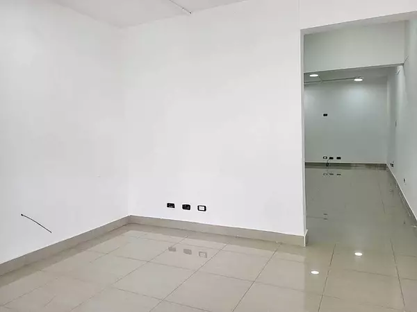 oficinas y locales comerciales - Local comercial en el millon 4