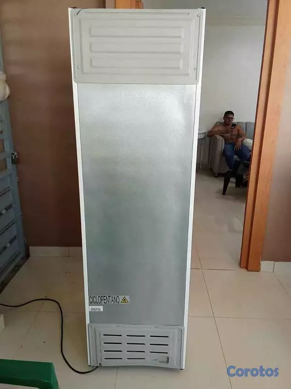 equipos profesionales - Vendo Refrigerador exhibidor Midea Negociable. 250 4