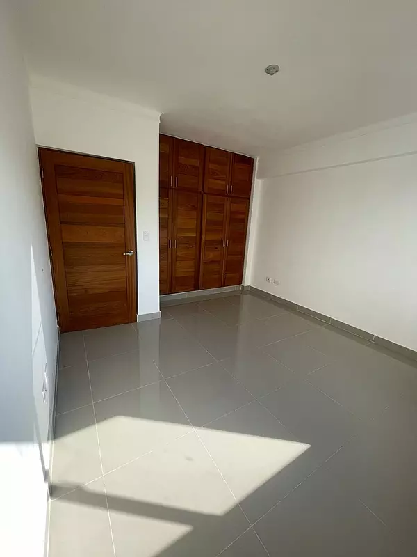 apartamentos - Vendo en Los Restauradores.-
Apartamento de lujo:
3er.nivel 
146 mts2 + 30 mts2
 6