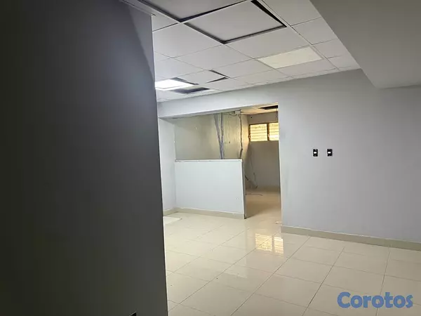oficinas y locales comerciales - Local Comercial en la 27 de Febrero  7