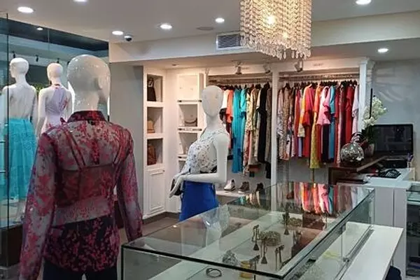 oficinas y locales comerciales - Alquiler Local Comercial Ubicado en la Plaza Bella Vista Mall, Santo Domingo 5