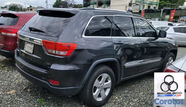 jeepetas y camionetas - JEEP GRAND CHEROKEE LAREDO 2011 10
