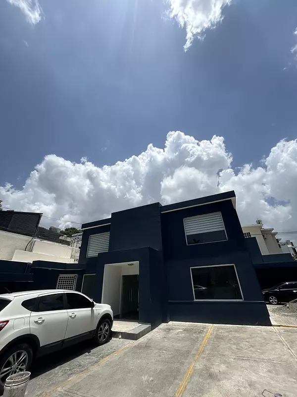 oficinas y locales comerciales - Local comercial en alquiler en Piantini 10