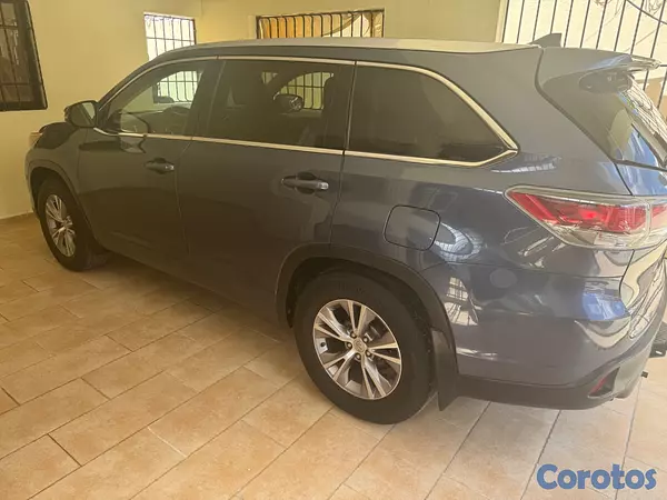 jeepetas y camionetas - Toyota Highlander XLE 4WD 2015 9