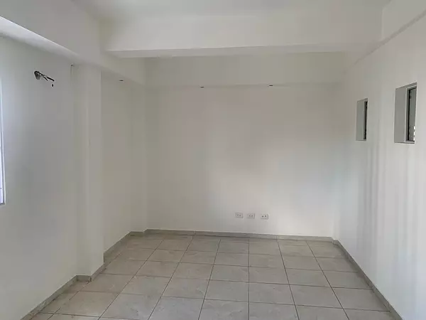 oficinas y locales comerciales - alquiler local en los Prados  4
