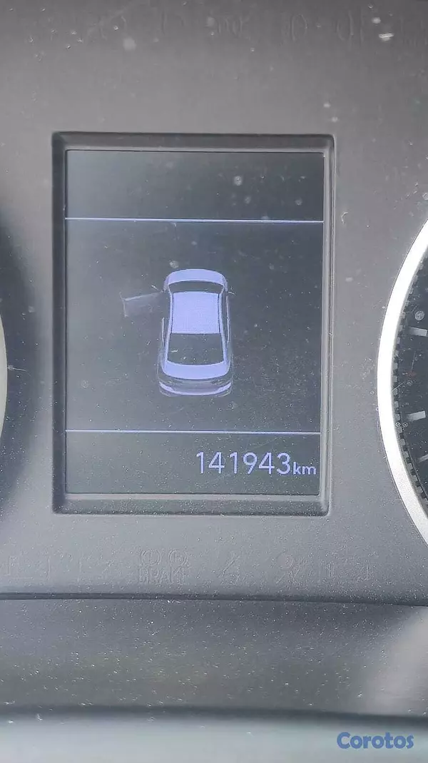 carros - HYUNDAI AVANTE 2019 SACALO CON $300 DE INICIAL 9