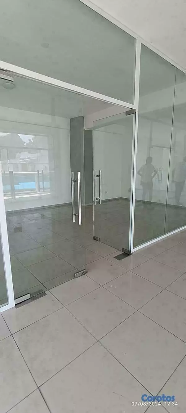 oficinas y locales comerciales - EXCELENTE PLAZA COMERCIAL-  SIN INTERMEDIARIOS - CERCANO PLAYA BOCA CHICA... 7