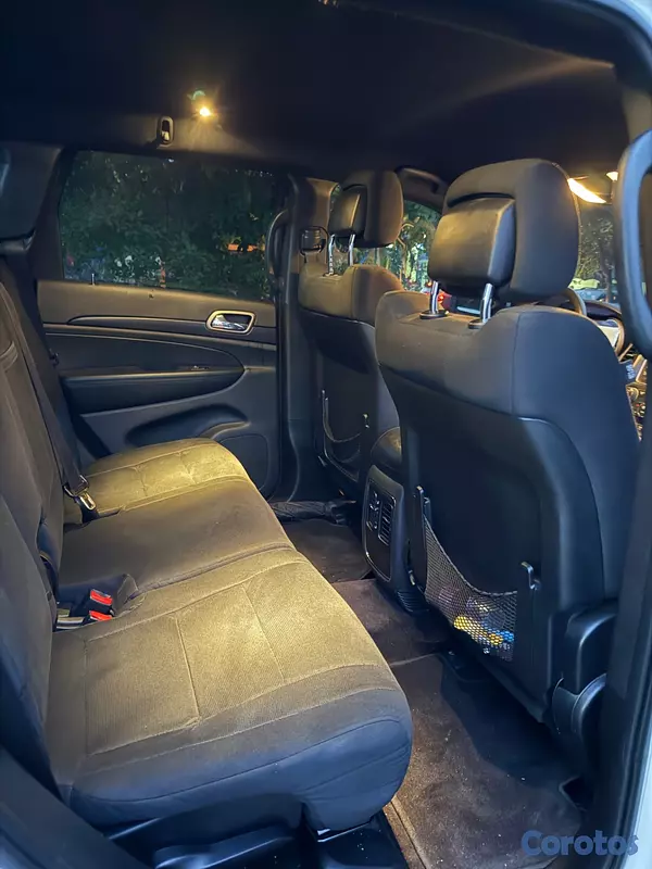 jeepetas y camionetas - Jeep Grand Cherokee Laredo 2017 11