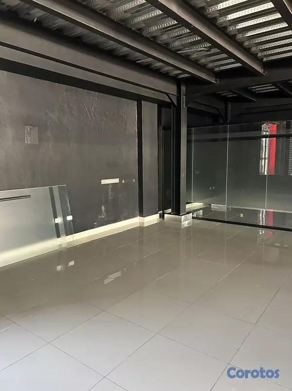 oficinas y locales comerciales - Edificio Comercial de 3 Niveles en Alquiler – Ensa 8