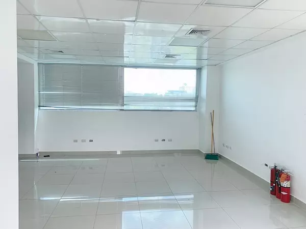 oficinas y locales comerciales - Local corporativo en los Prados 4