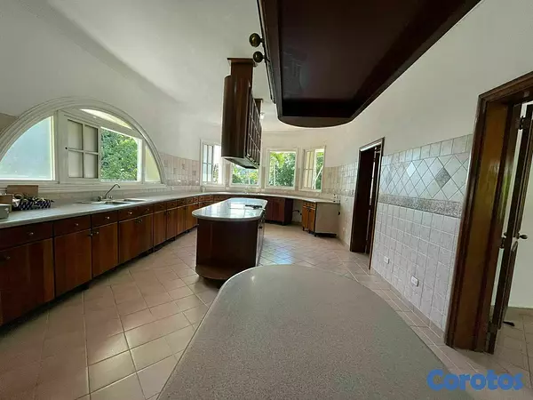casas - Mansión De 3 Niveles En Zona Exclusiva De Los Ríos 8