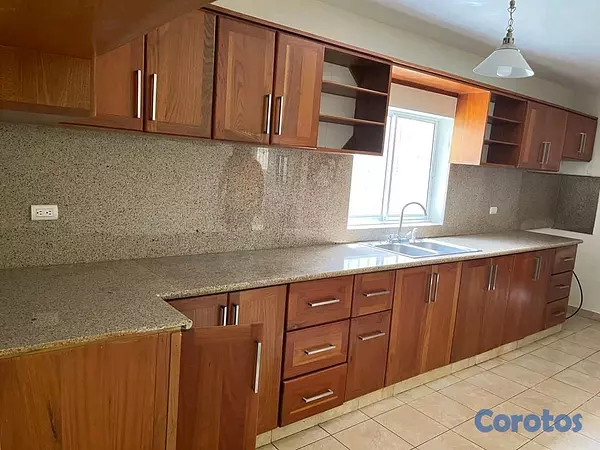 casas - Casa con patio y muy buenos espacios en lugar tranquilo de alta plusvalía  3