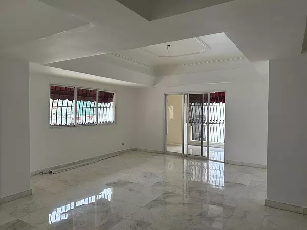 apartamentos - ALQUILO AMPLIO APARTAMENTO CLÁSICO BELLA VISTA SUR. Próximo  downtoun Center. 

 8