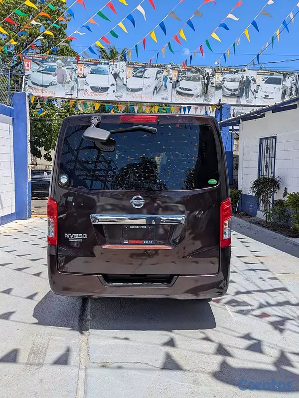 jeepetas y camionetas - NISSAN CARAVAN NV350 6
