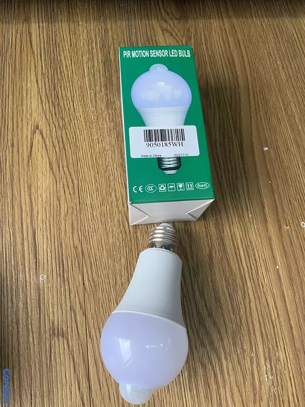 electrodomesticos - bombilla 💡 con censor 9W  4