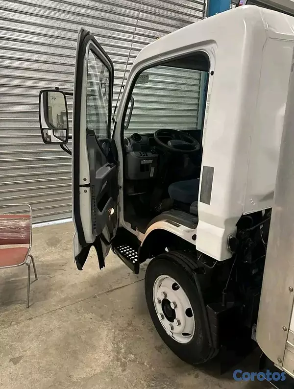 camiones y vehiculos pesados - mitsubishi fuso 2012 5