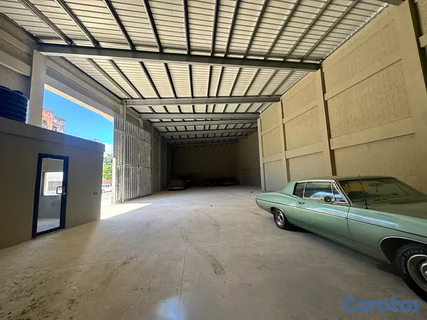 oficinas y locales comerciales - NAVE COMERCIAL 4