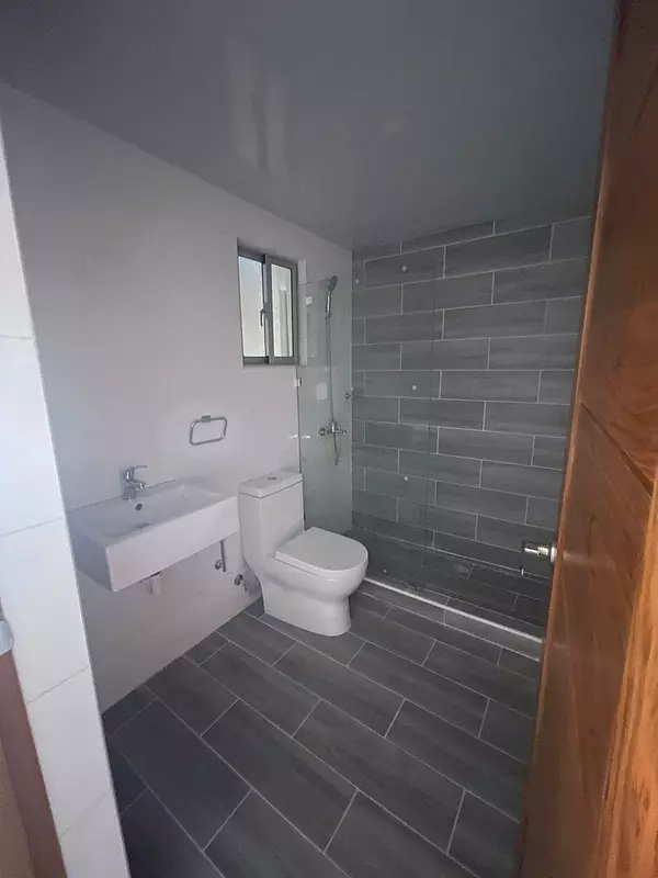 apartamentos - Vendo en Los Restauradores.-
Apartamento de lujo:
3er.nivel 
146 mts2 + 30 mts2
 8