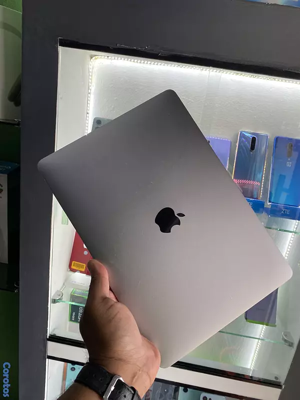 computadoras y laptops - MacBook Pro 2017  512GB 16GB  4