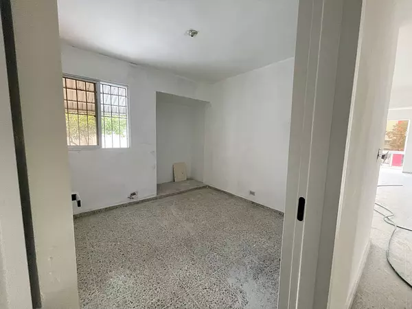 oficinas y locales comerciales - Local céntrico en Bella vista  5