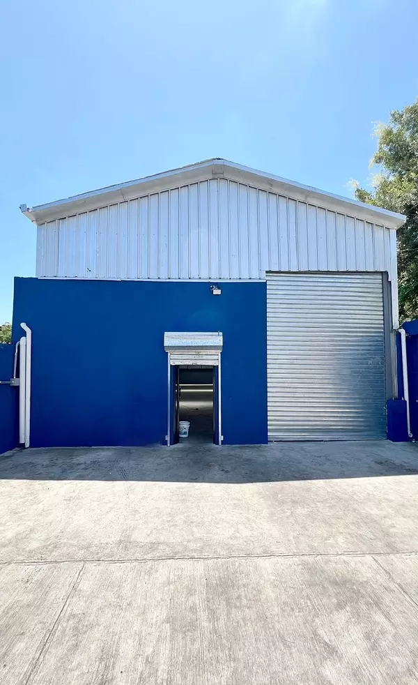 oficinas y locales comerciales - Alquiler nave céntrica en ensanche la Fe 5