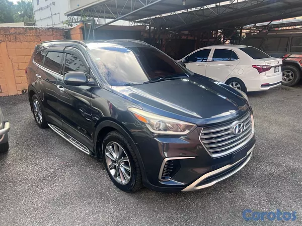 jeepetas y camionetas - Hyundai Santa Fe 2017 AWD Full – 3 Filas, Excelente Estado 3