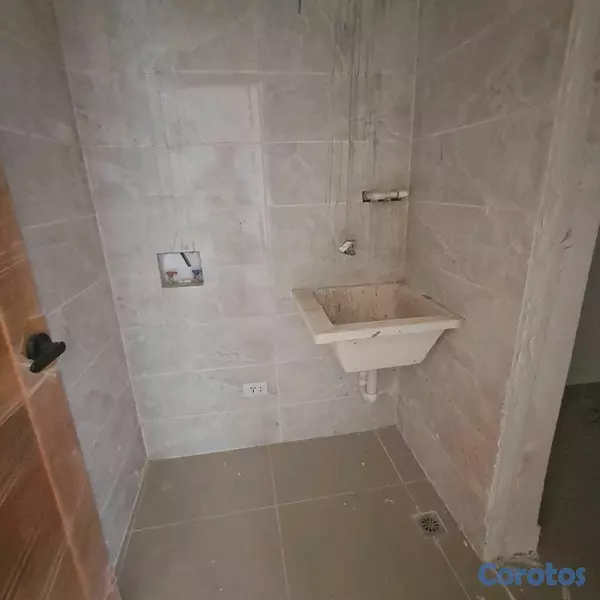 apartamentos - Apartamento km.7 Independencia 5to piso por escalera  6