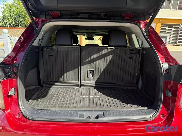 jeepetas y camionetas - Toyota highlander XLE  2020 6