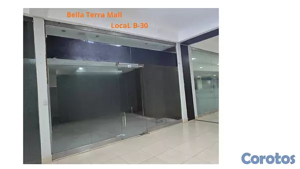 oficinas y locales comerciales - LOCALES COMERCIALES EN ALQUILER.  3 LOCALES  BELLA TERRA MALL Y 1 PLAZA EL PORTA 8