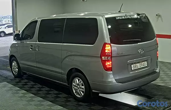 otros vehiculos - HYUNDAI GRAND STAREX 2020 GRIS 4