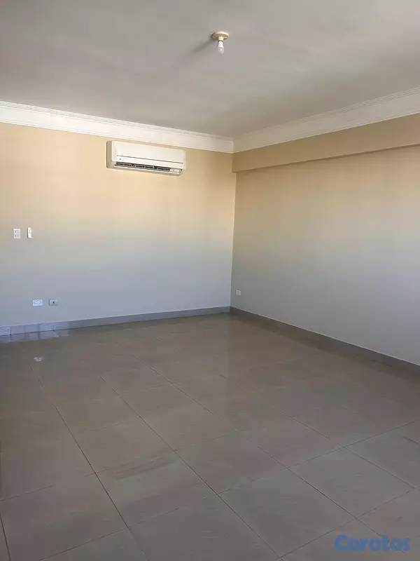 apartamentos - vendo o alquilo la Esperilla tres amplias habitaciones con baño dos parqueos bal 12