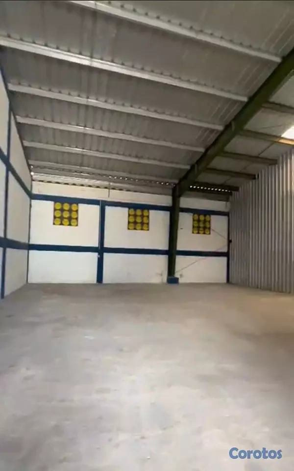 oficinas y locales comerciales - Nave Industrial de 240 m² - Bavaro 1