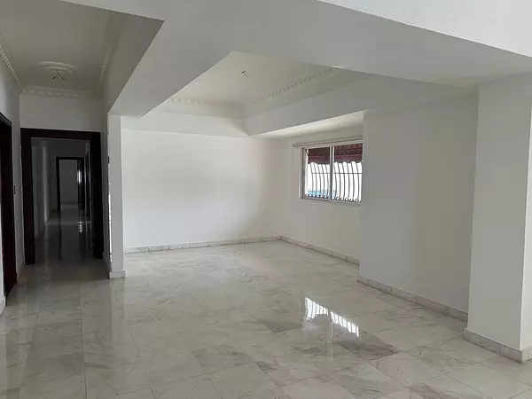 apartamentos - ALQUILO AMPLIO APARTAMENTO CLÁSICO BELLA VISTA SUR. Próximo  downtoun Center. 

 9